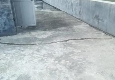 托克托楼顶漏水维修公司分享下如何解决卫生间隐蔽部位漏水的问题?